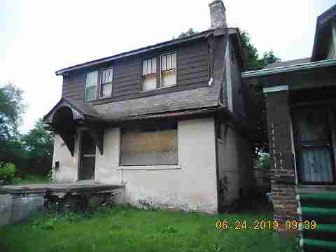 5911 Eastlawn (8)_m.jpg